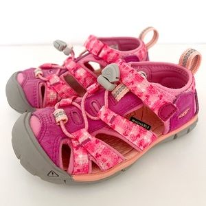 Kids KEEN Sandals - Size 9 - in great condition